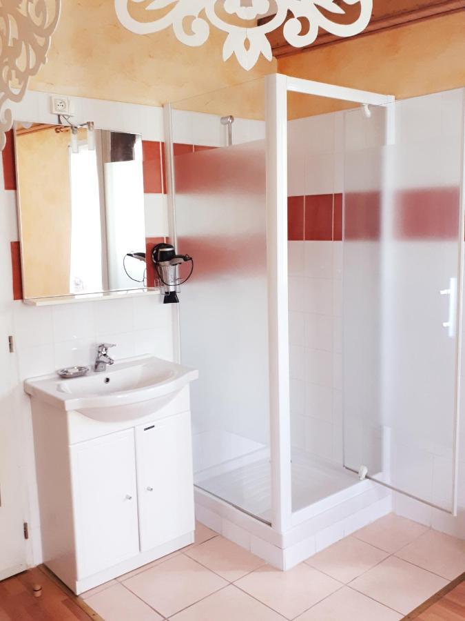 Chambres D'Hotes La Noyeraie Izeron Eksteriør bilde